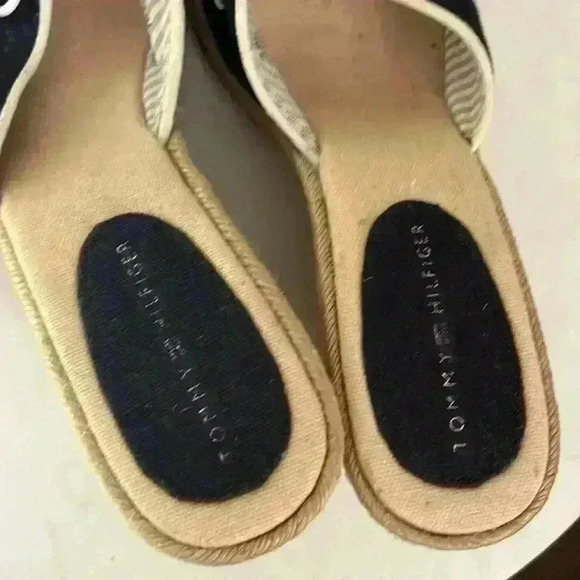 Tommy Hilfiger Medallion Espadrille Wedge Sandal Navy and White Bow Detail - Picture 8 of 11